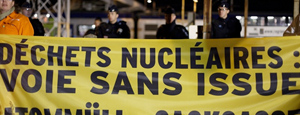 Greenpeace bloque un transport de combustible radioactif